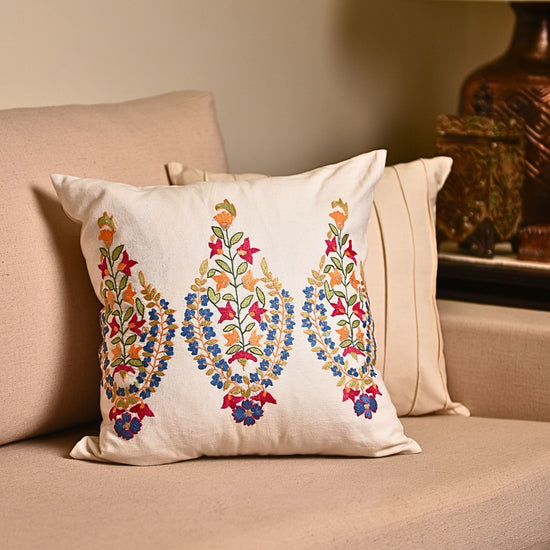 Leaves Touch Cushion