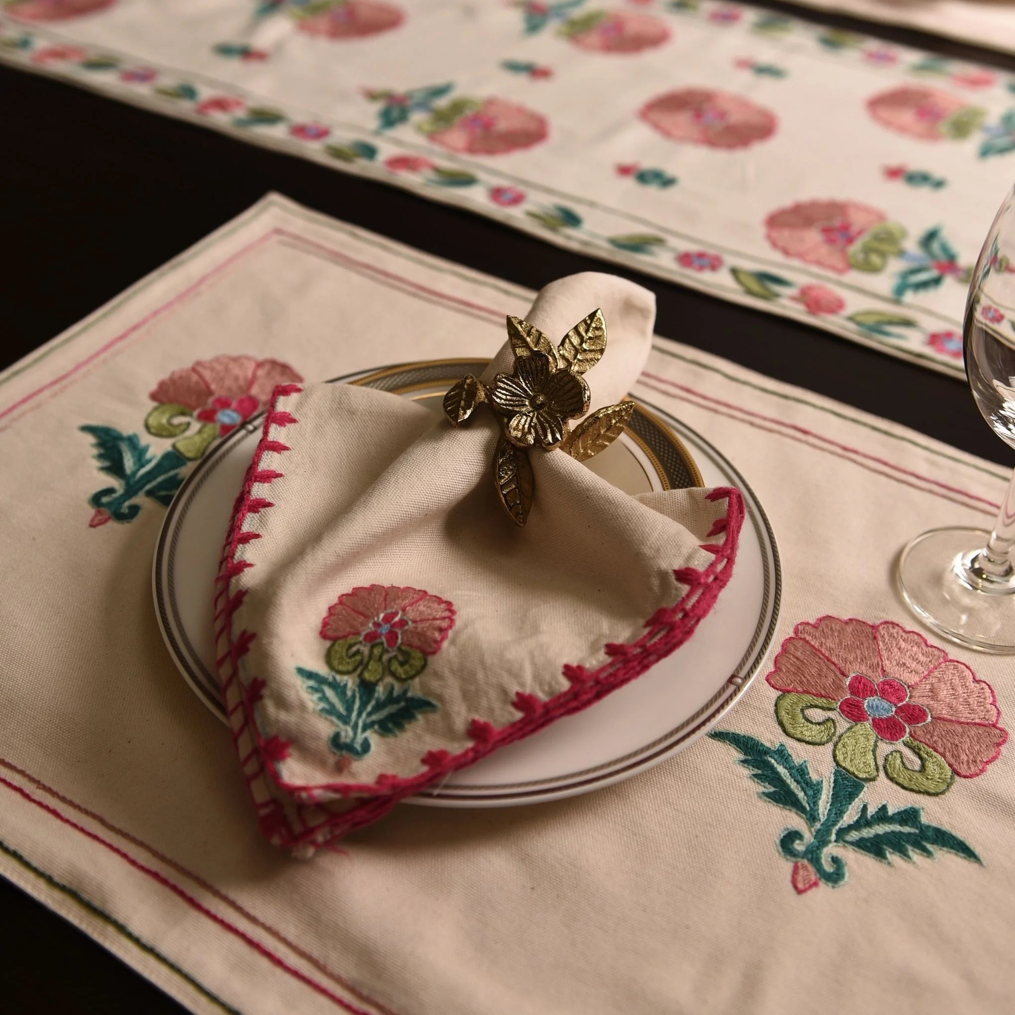 shop online handmade embroidered napkins in Pakistan