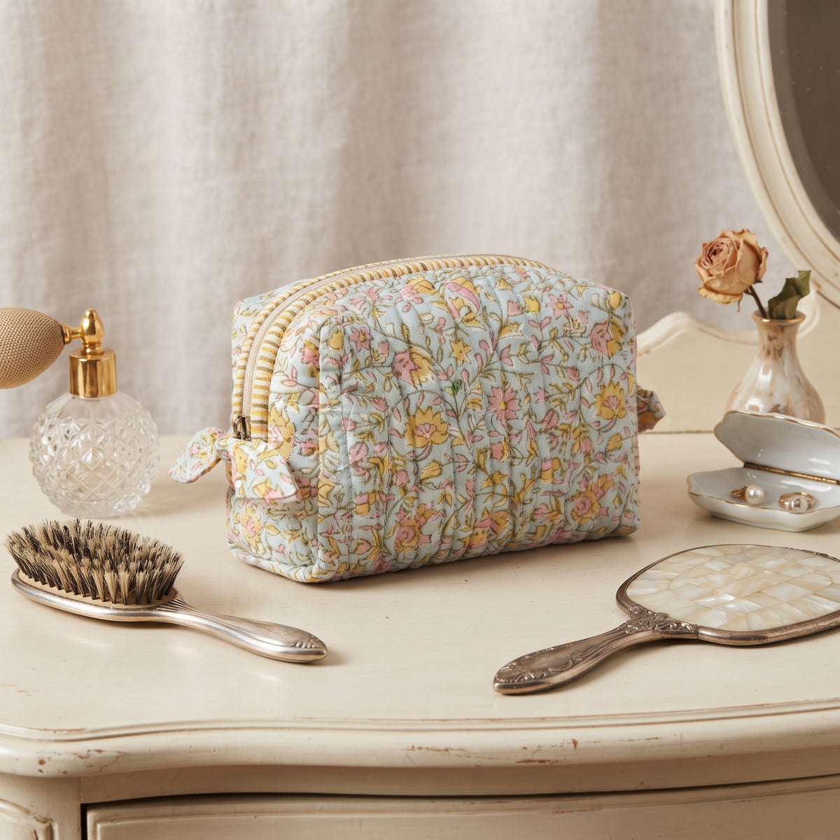 Heritage Hug Pouch