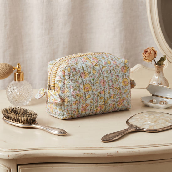 Heritage Hug Pouch