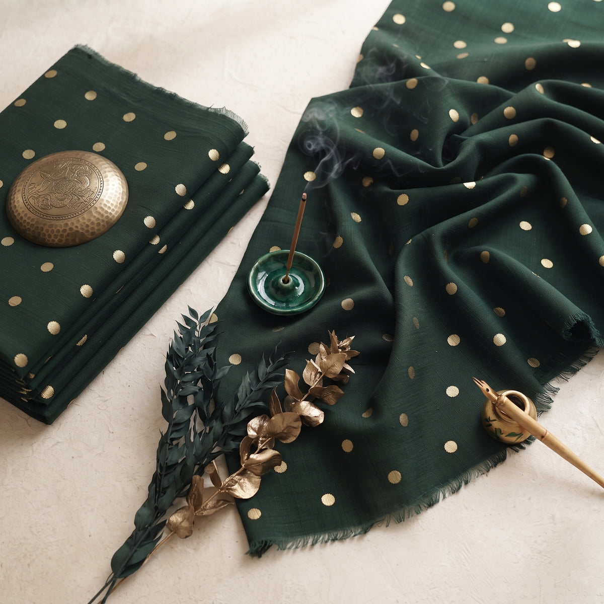 Green Dot Bloom - Karandi