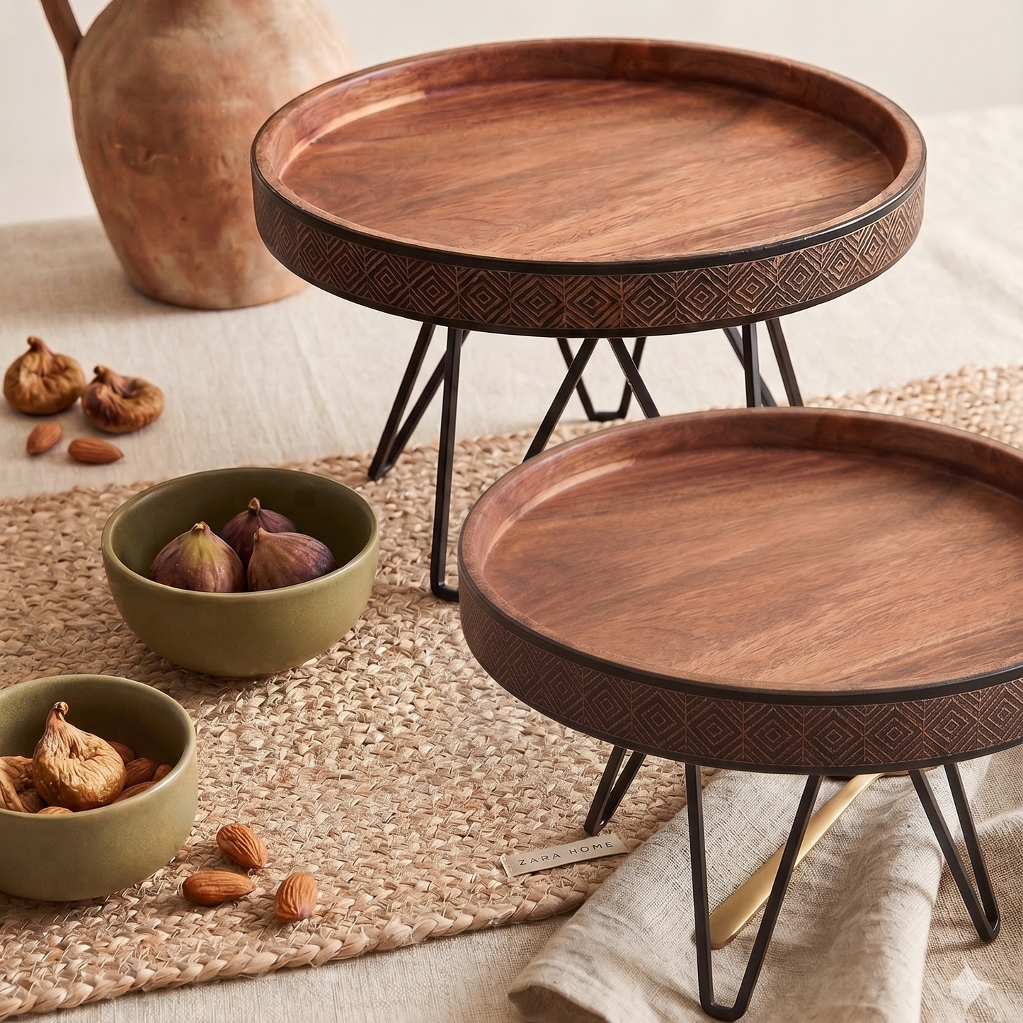 Sweet Haven Stand - Black