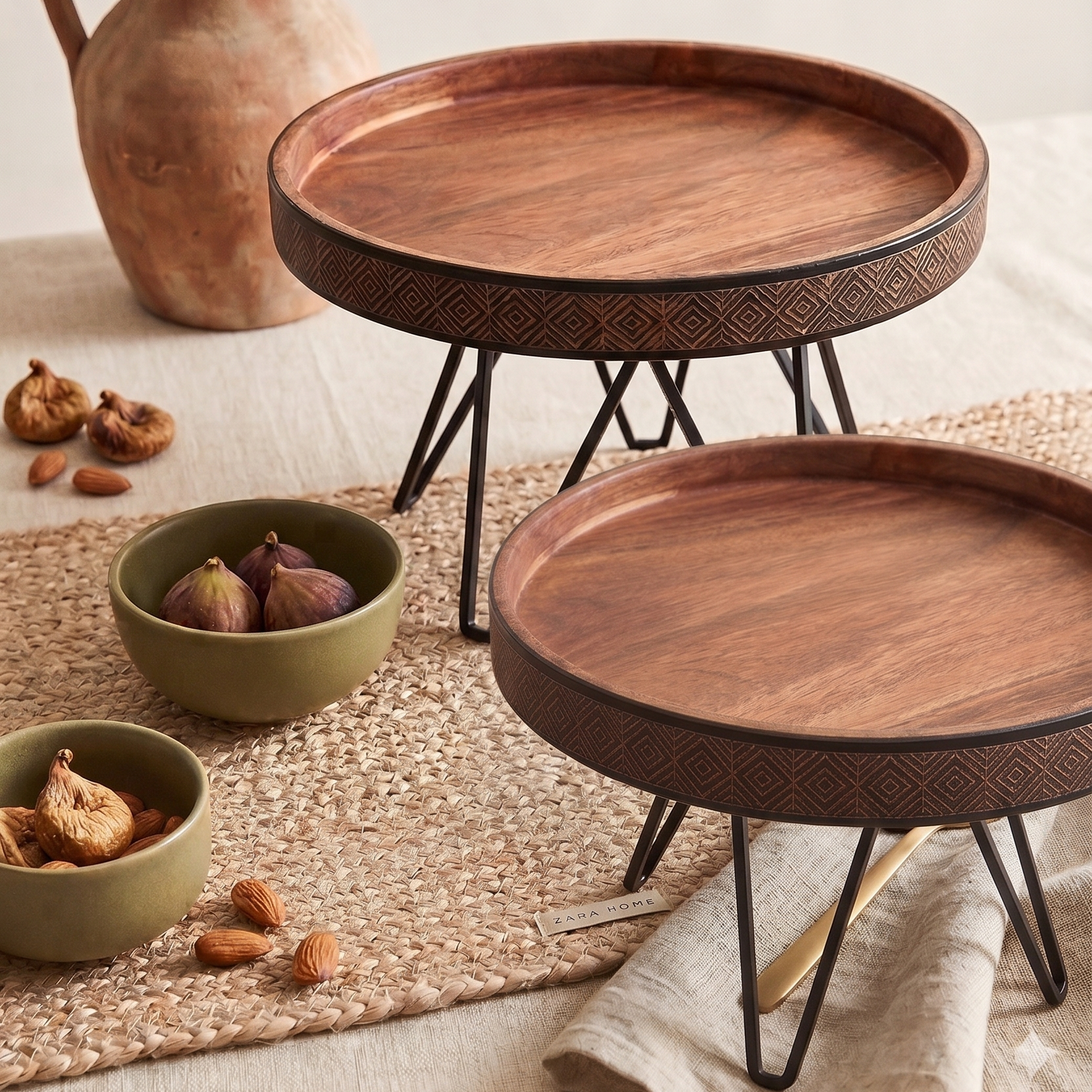 Sweet Haven Stand - Black