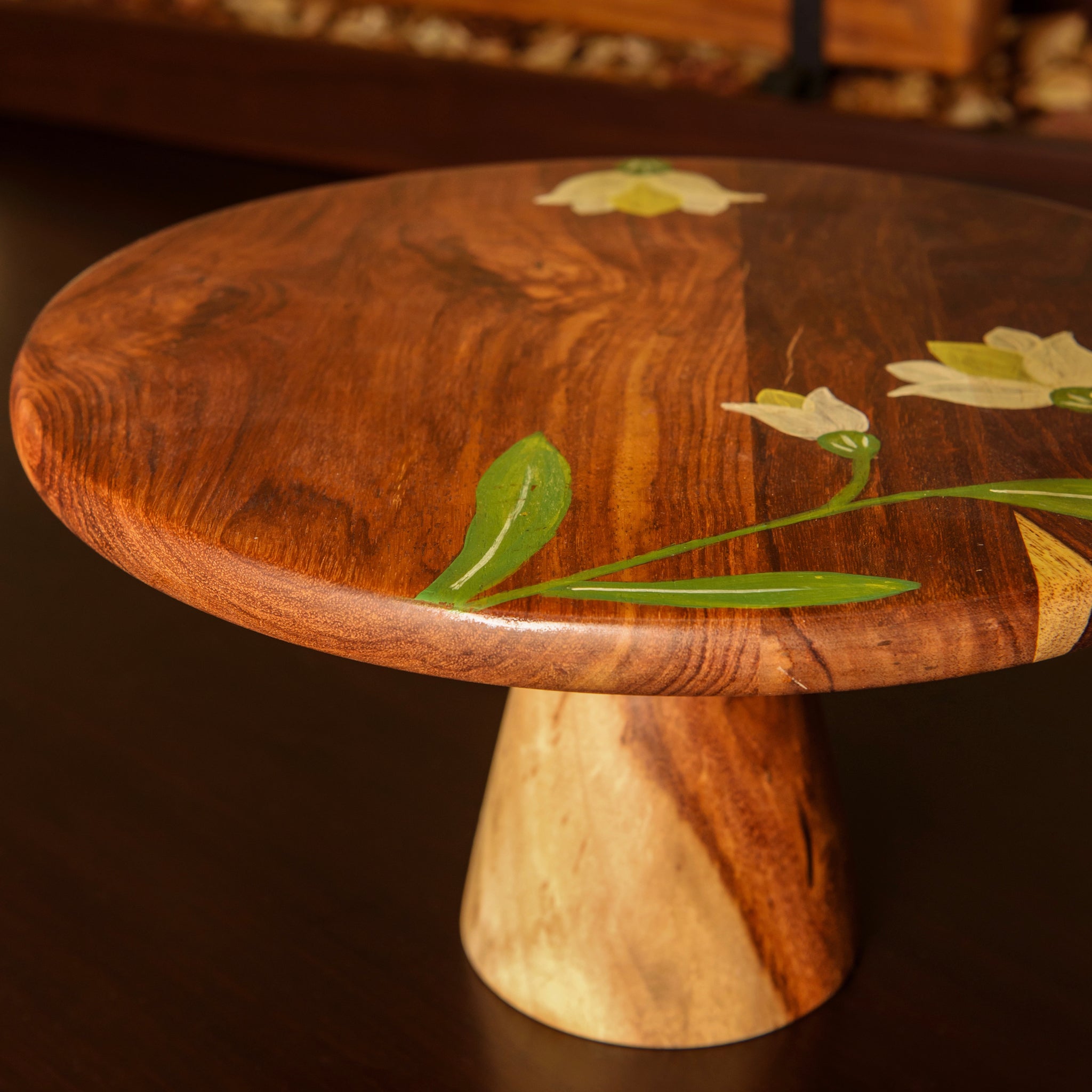 Heritage Bloom Cake Stand