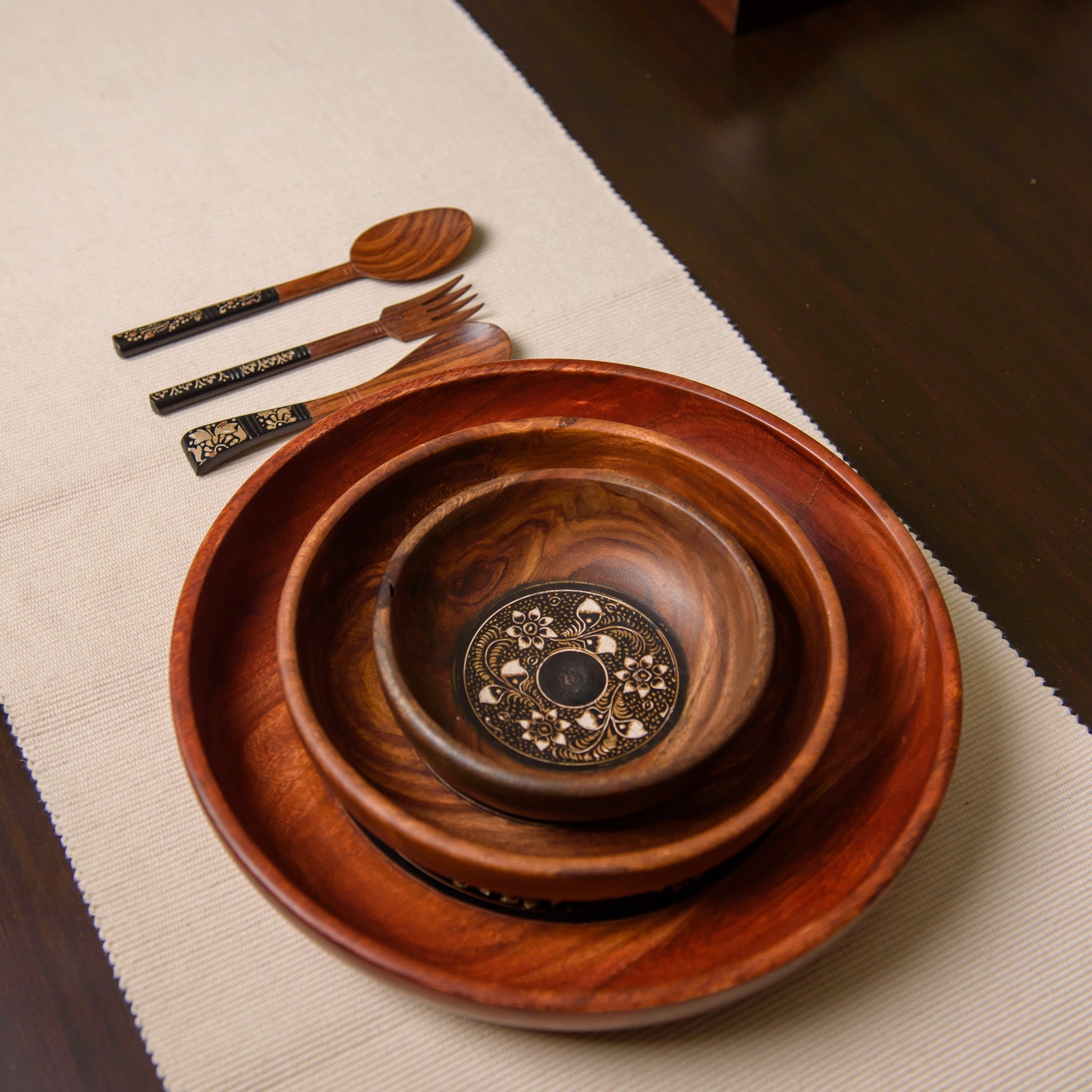 buy online handmade wood plates in Pakistan